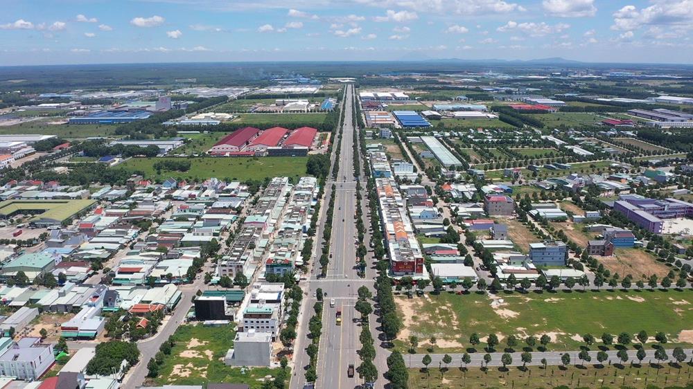 Khu vực trung tâm Bàu Bàng đang phát triển rất năng động, hệ thống giao thông liên tục đón thêm dự án mới